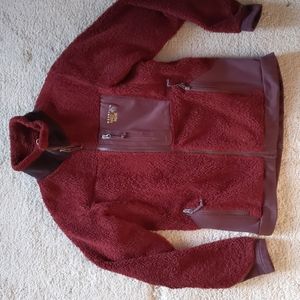 Mountain hardware jacket